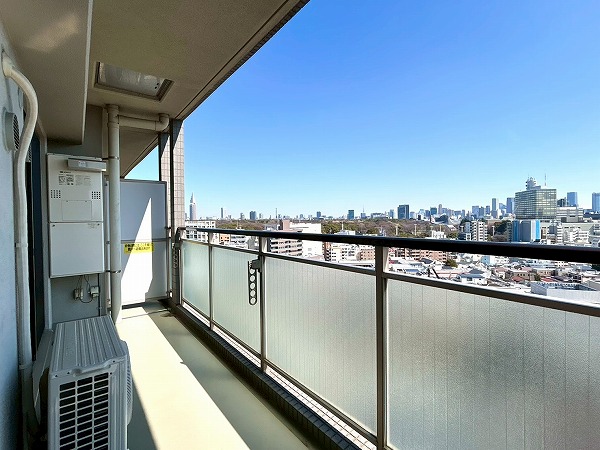 代々木公園パーク・ホームズ_陽当たりの良いバルコニーの写真