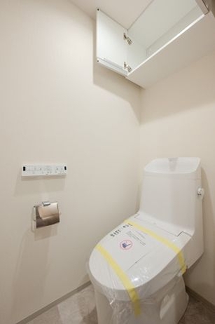 ライオンズマンション渋谷道玄坂_シンプルなトイレの写真