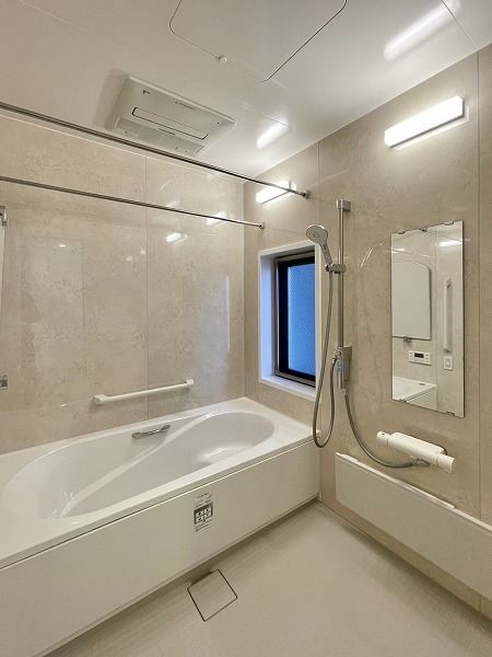 シエルトーレ三番町_広々としたバスルームの写真