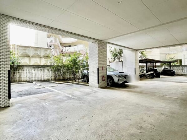 グローリア初穂御殿山　駐車場