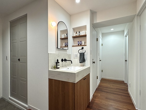 赤坂グランドハウス_洗面化粧台の写真