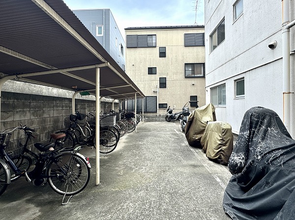 ル・シック大森南　駐輪場とバイク置き場