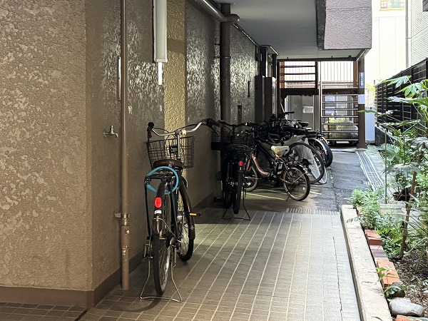 マンション三田　駐車場