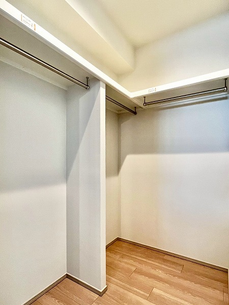 シルキーハイツ九段南_ウォークインクローゼットの写真
