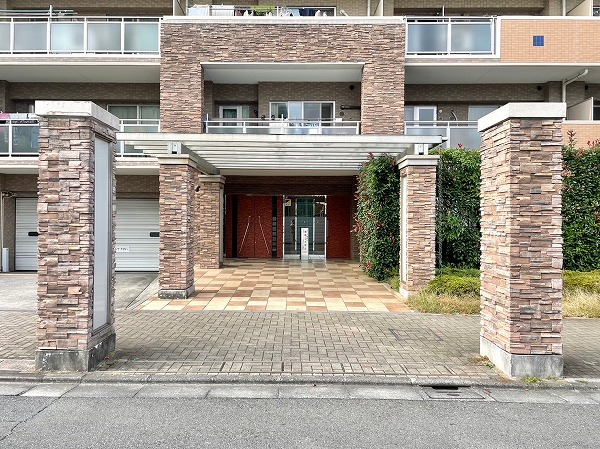 ジェイシティ千歳烏山　アプローチ