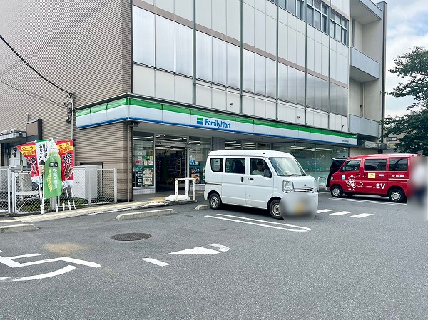 ファミリーマート 世田谷瀬田四丁目店