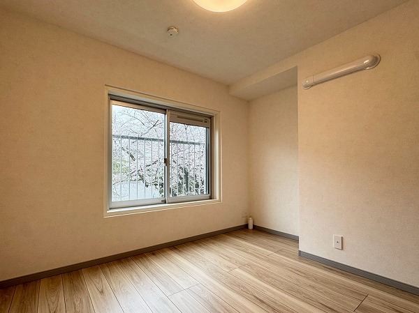 給田西住宅_特徴的な形状の部屋の写真