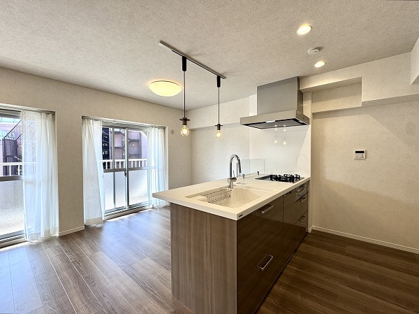 日商岩井東品川マンション_広々としたリビングダイニングキッチンの写真