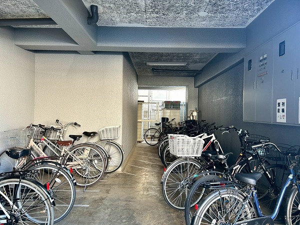 千歳台ヒミコセラン　駐輪場