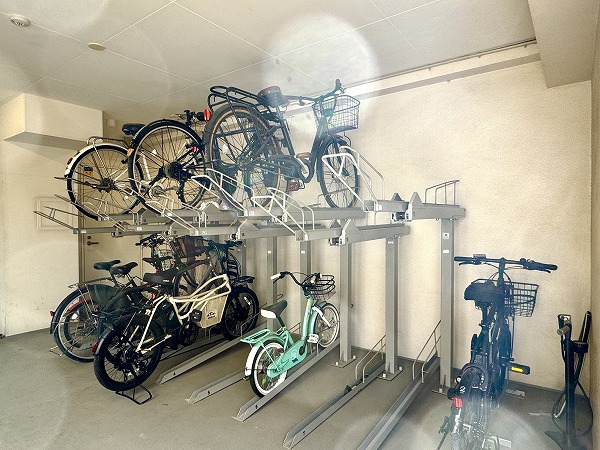 白金ハウス(白金5丁目) 駐輪場