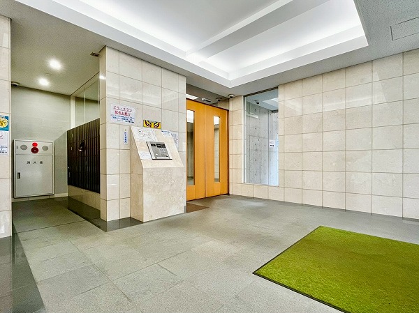 ライトコート四谷 エントランス