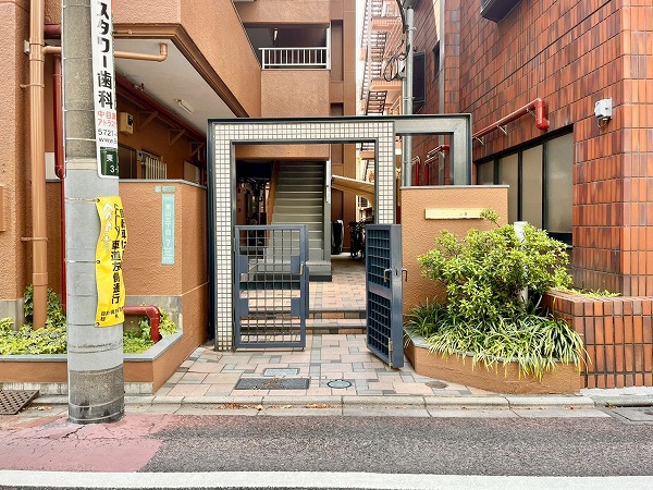 キャニオンマンション東山 アプローチ