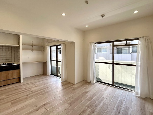 経堂ダイカンプラザ_明るいリビングダイニングキッチンの写真