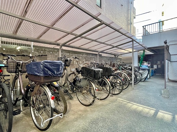 モナーク三軒茶屋 駐輪場