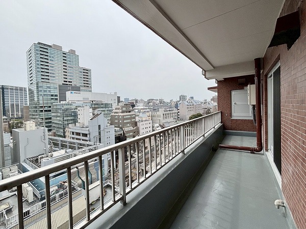 朝日九段マンション_日当たり良好なバルコニーの写真