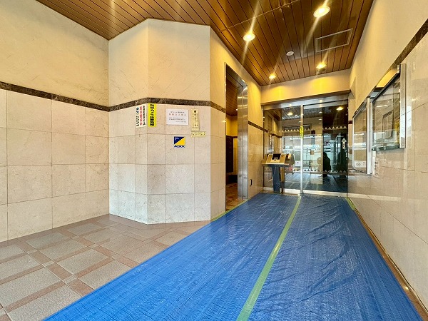 ライオンズマンション鶯谷第3_エントランスの写真