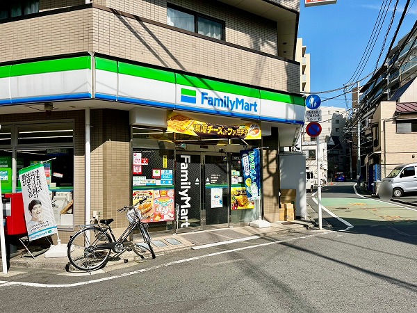 ファミリーマート 四谷若葉店