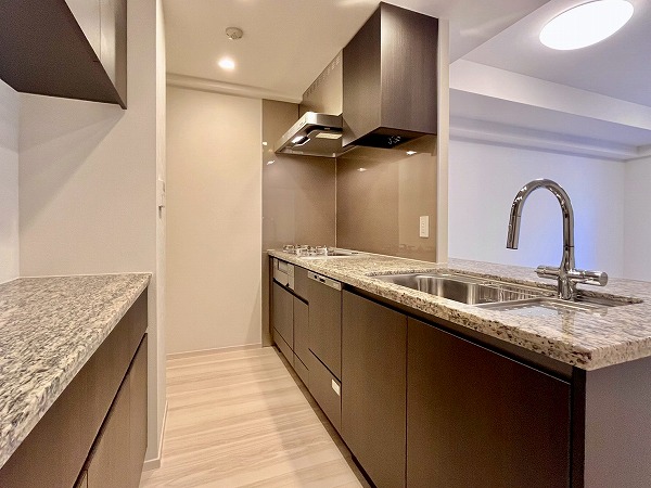 ザ・パークハウス二子玉川ガーデン_キッチンの写真1