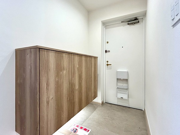 経堂ダイカンプラザ_清潔感のある玄関の写真