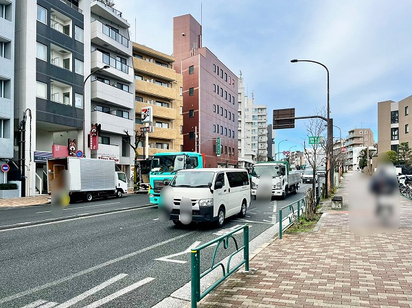 洗足池駅前の大通り