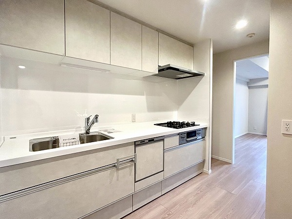 ジェイシティ千歳烏山_シンプルなキッチンの写真