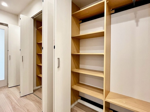 ライトコート四谷_廊下の収納の写真
