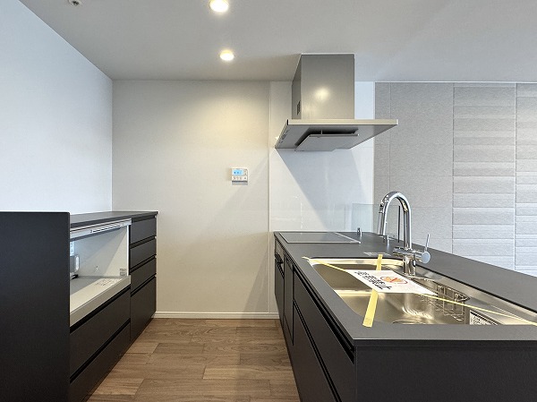 キャピタルマークタワー_ゆったりとしたシステムキッチンの写真