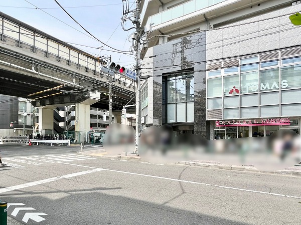 用賀駅前の様子2