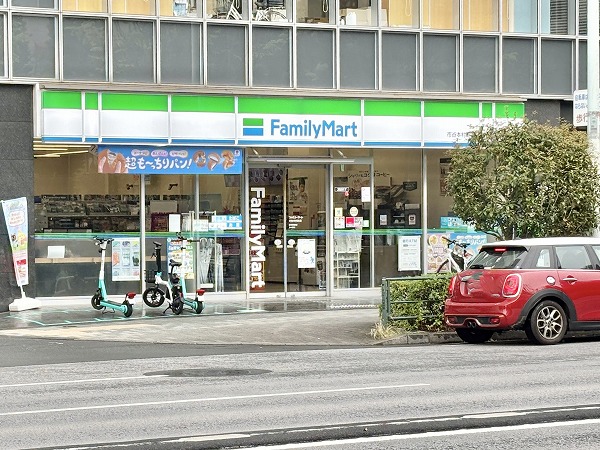 ファミリーマート 市谷本村町店