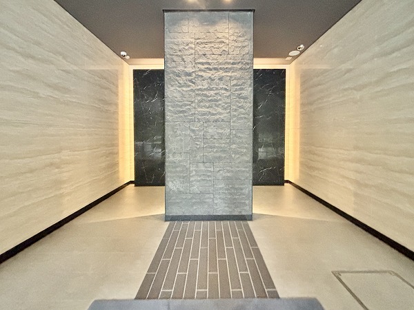 ザ・パークハウス市ヶ谷　エントランス