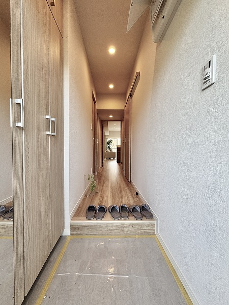 フジタ早稲田マンション_リノベーション済みの玄関の写真