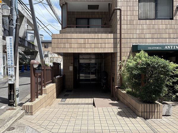 サンフローラハイツ渋谷 アプローチ