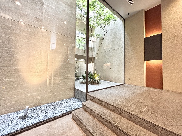 グランドメゾン中目黒THECLASS エントランス