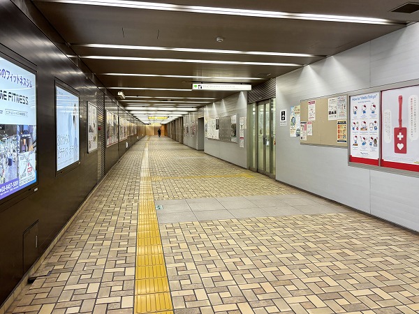 駅構内地下通路
