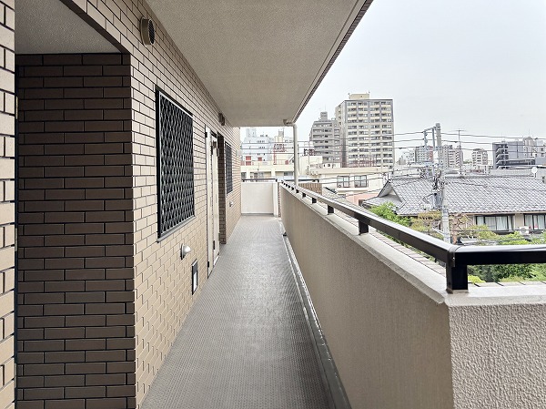 ディアパーク市ヶ谷南町　外廊下