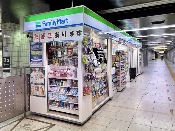 駅構内コンビニ
