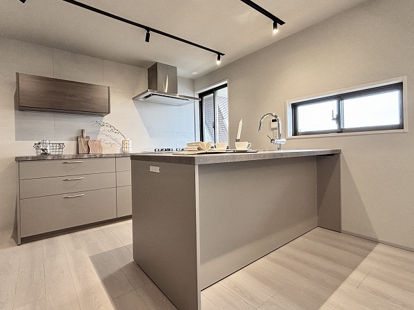 クリオ新宿戸山壱番館_リノベーション済みのキッチンの写真