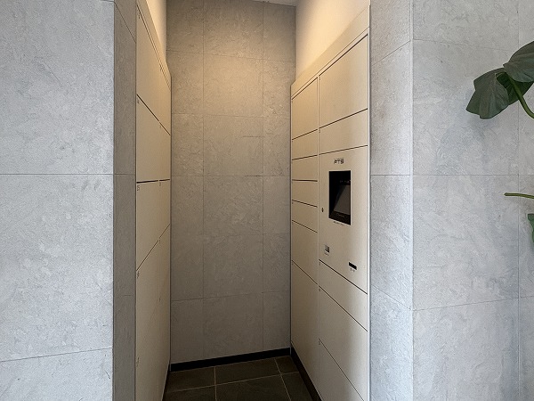 クオリア広尾　宅配ボックス