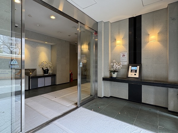 クオリア広尾　エントランス