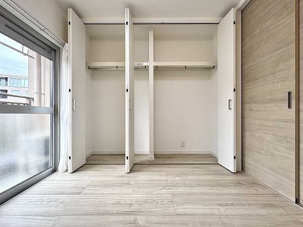 渋谷マンション_約4.01帖の洋室収納の写真