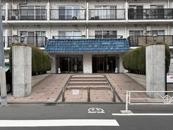 秀和代官山レジデンス アプローチ