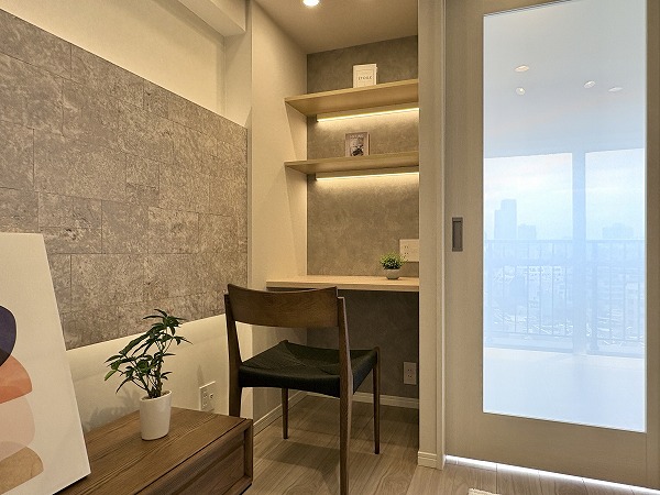 秀和代官山レジデンス_カウンターデスクの写真