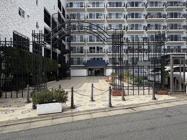 秀和恵比寿レジデンス　アプローチ