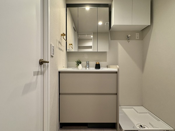 秀和恵比寿レジデンス_洗面化粧台の写真