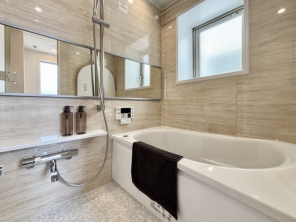 ダイナシティ文京根津_高級感があるバスルームの写真