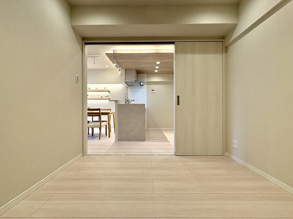 メゾンドール代々木_約4.5帖の洋室の写真1