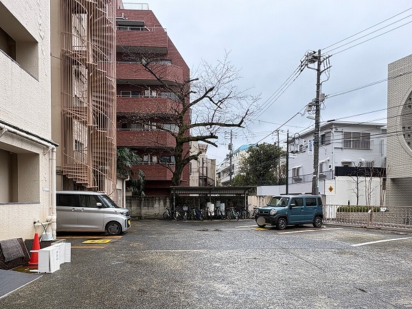 マンション敷地内　タイムスカーシェア