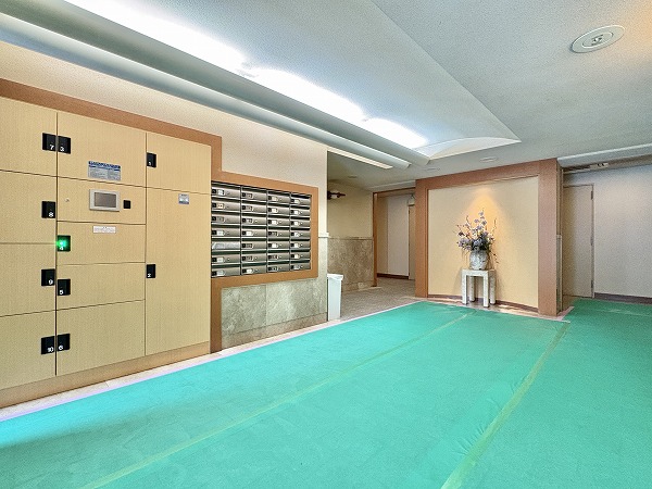 ジェイパーク渋谷東　エントランス内　宅配ボックス