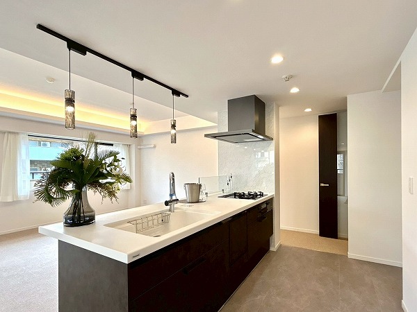 芦花公園プレスティージュ_アイランドキッチンの写真