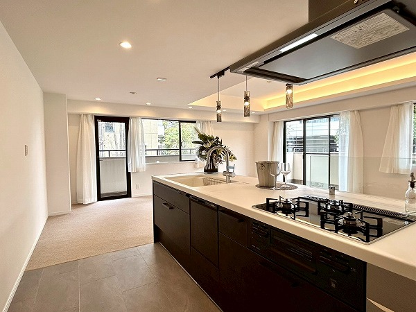 芦花公園プレスティージュ_開放感のあるキッチンの写真